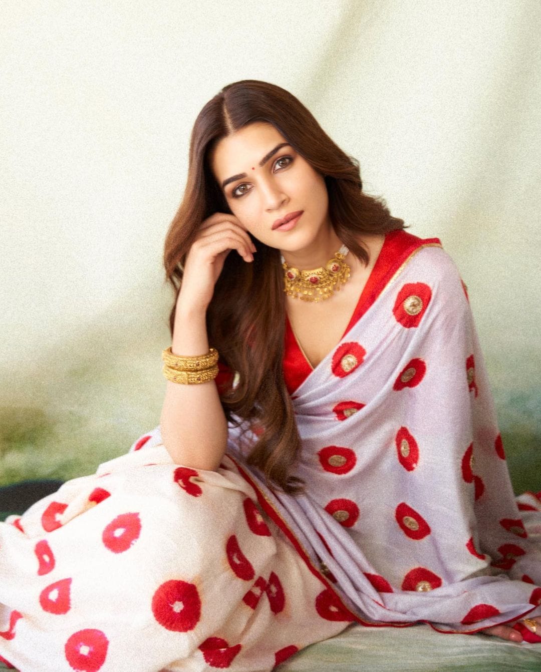 Kriti Sanon Inspired Red Georgette Saree with Digital Print Border & Banglori Blouse